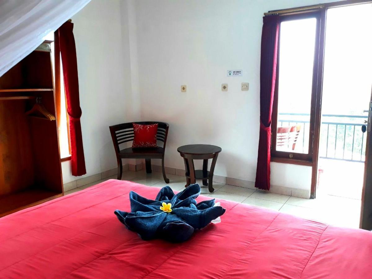 One Homestay And Warung Мундук Екстер'єр фото