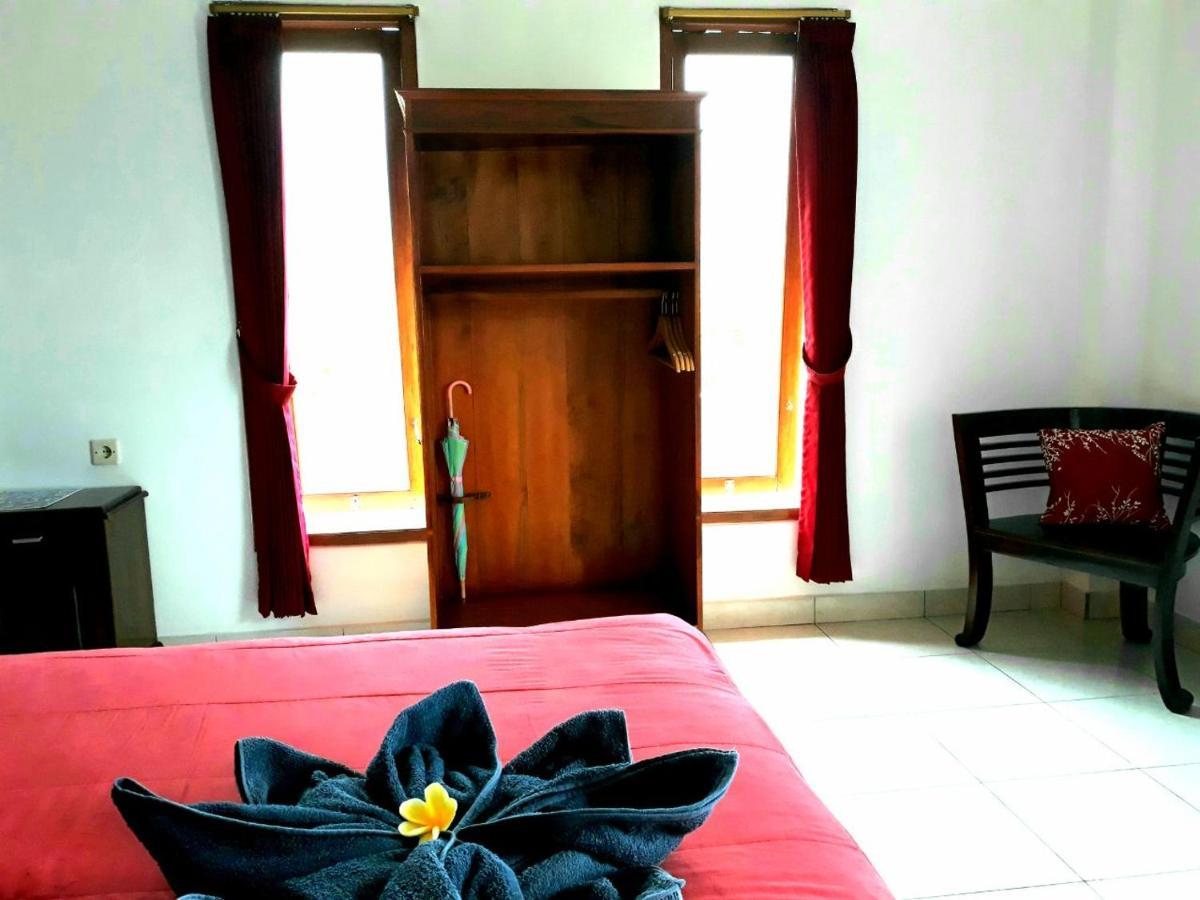 One Homestay And Warung Мундук Екстер'єр фото