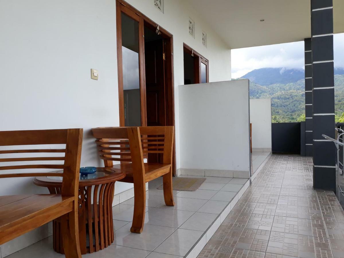 One Homestay And Warung Мундук Екстер'єр фото
