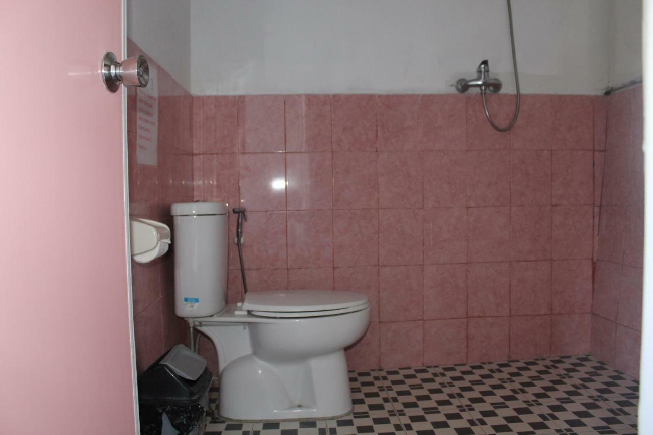 One Homestay And Warung Мундук Екстер'єр фото