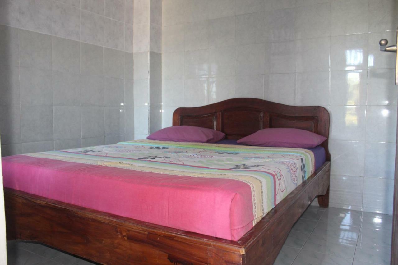 One Homestay And Warung Мундук Екстер'єр фото