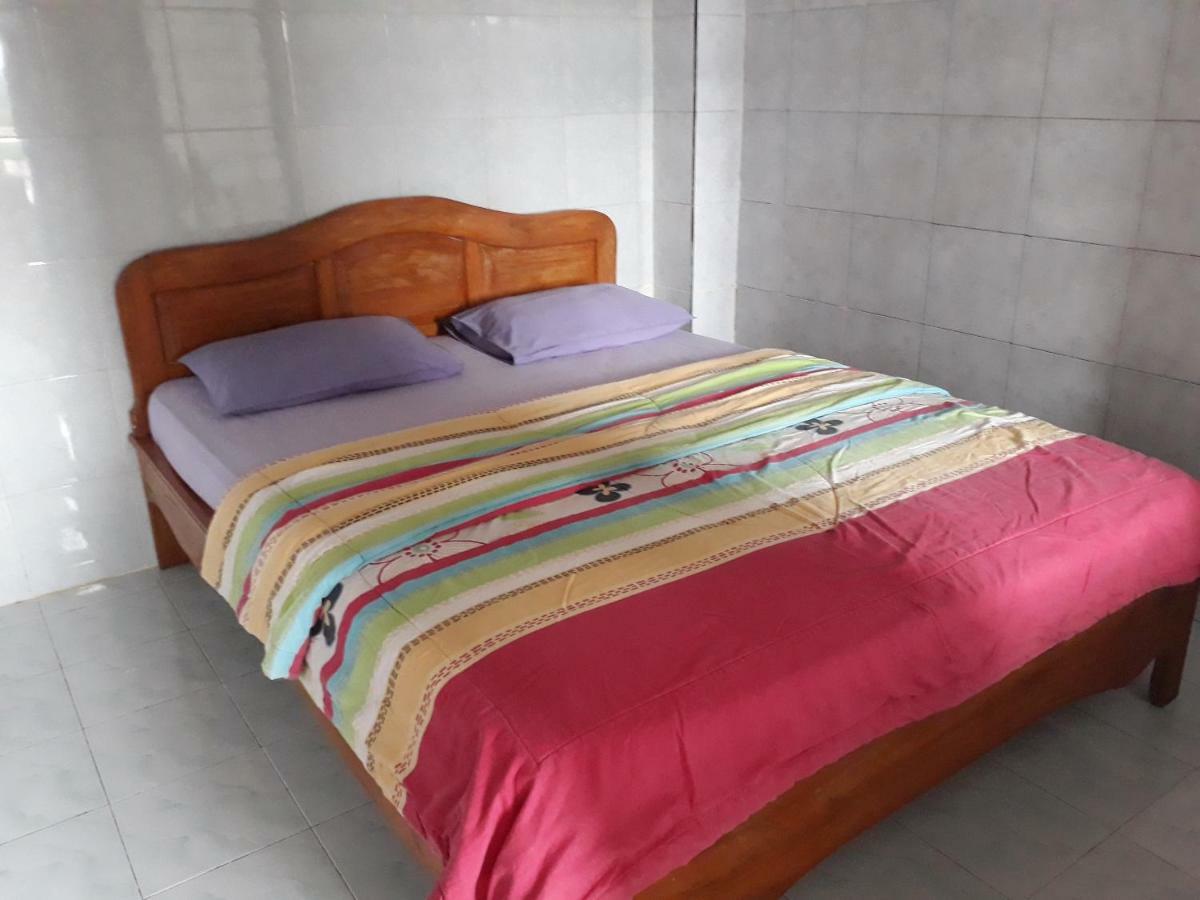 One Homestay And Warung Мундук Екстер'єр фото