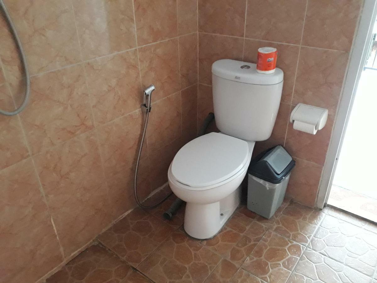 One Homestay And Warung Мундук Екстер'єр фото