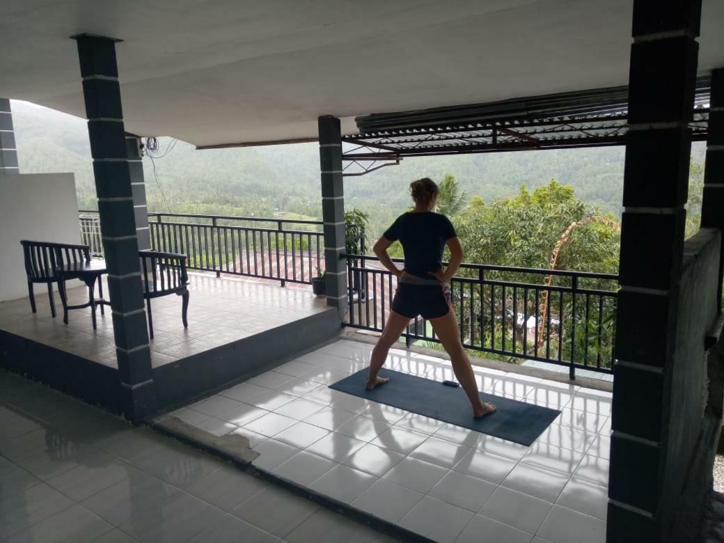 One Homestay And Warung Мундук Екстер'єр фото