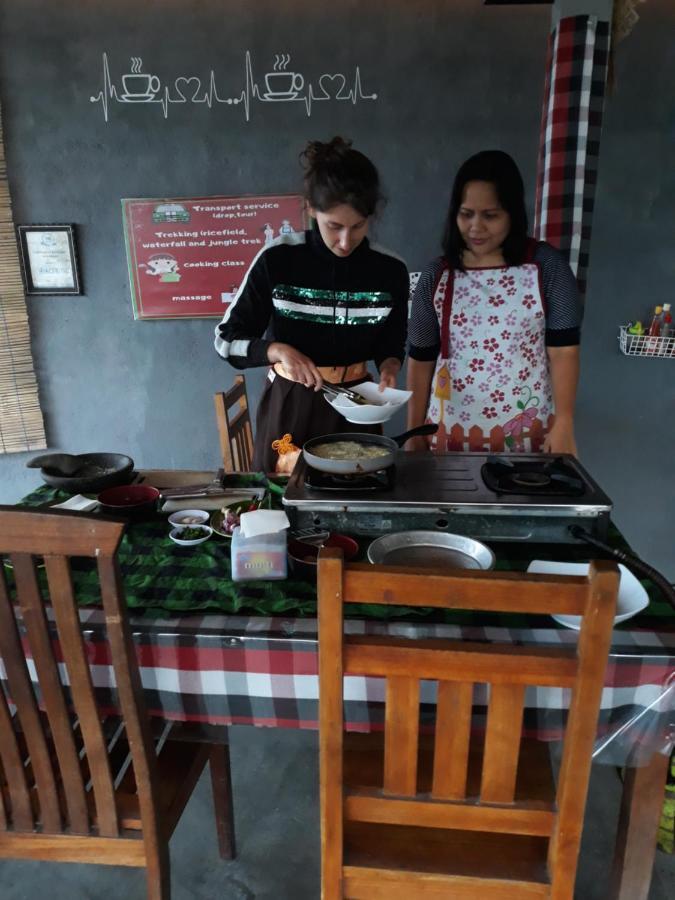 One Homestay And Warung Мундук Екстер'єр фото